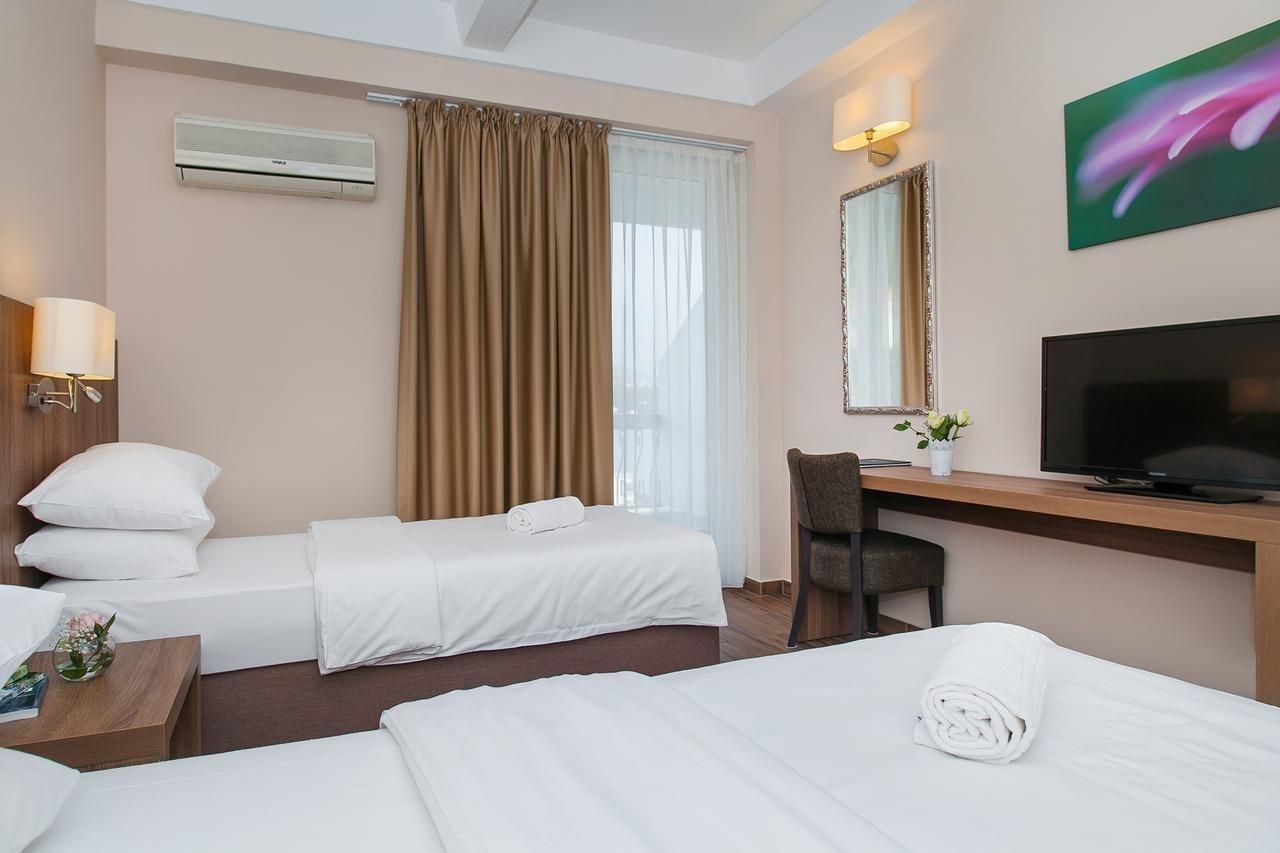 Sato Conference And Spa Hotel Sutomore Bagian luar foto